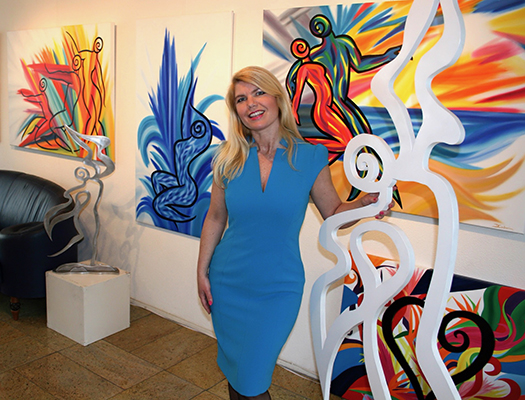 Donna Corbani in haar atelier in Zandvoort aan Zee